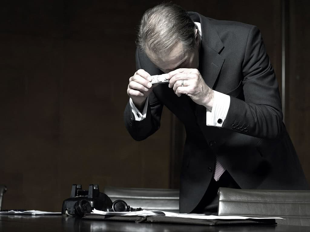 Private sector spying which can be done by Unit 8200 alumni who work in tech